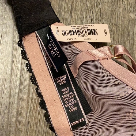 FINAL
PRICE NWT Black and Pink Victoria’s Secret Bra - Picture 8 of 9
